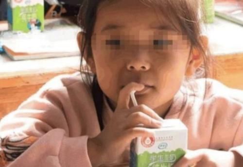 纯牛奶|“假牛奶”被曝光,喝了没营养还费钱,这几种,你给孩子喝过吗?