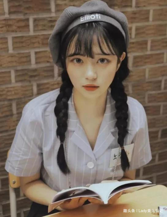 蝴蝶结 手残党想要的3种减龄发型,随便一扎都是少女感,换个发型更年轻