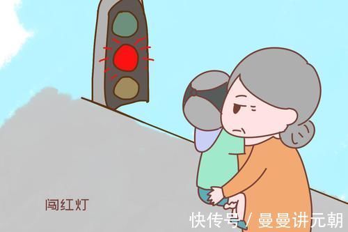 行为|有以下行为的老人,正在悄悄“假带娃”,赢了名声害苦了娃