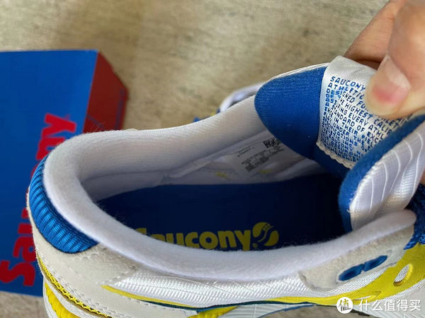 配色|Sneaker 篇一百一十八：Saucony Azura OG和Grid 8500开箱