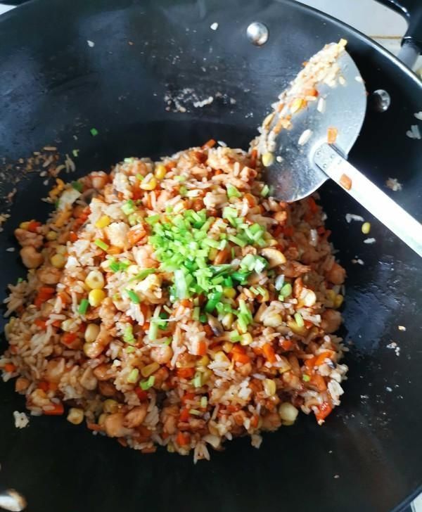 吃完鸡蛋后|外国朋友吐槽中餐吃不饱,看了他点的菜后我笑了:能吃饱才怪