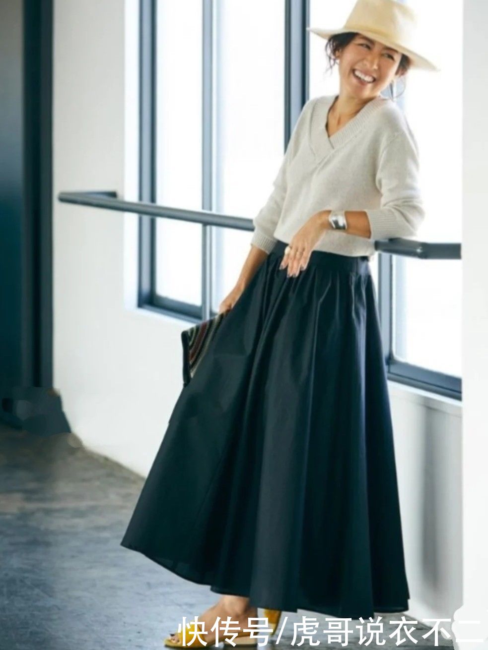 彩色系|50岁微胖女人懂穿衣更优雅，日本顶级搭配师的夏日私服，优雅气质