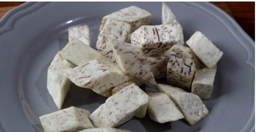 香粉|芋头这样做最好吃,一炸二炒两步搞定,外皮酥脆,内里咸香粉糯