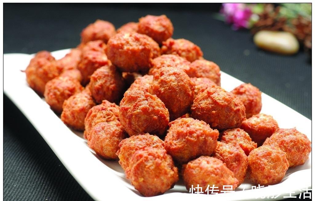 炸肉丸子,万万不可直接下锅,只需简单2步,丸子炸出又香又脆