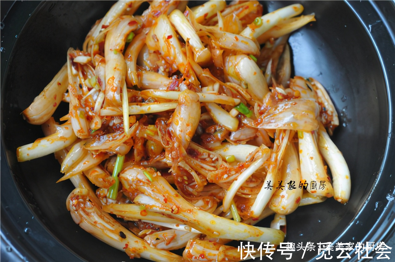 集市上碰到此物别手软,一次买10斤,拌一拌就能吃,爽脆开胃!