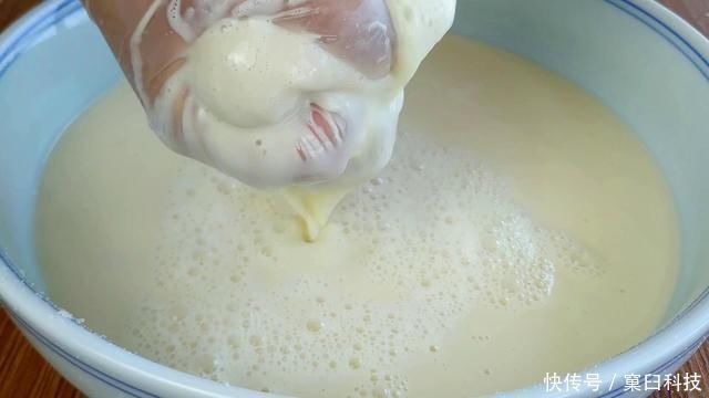 1碗黄豆,不用卤水,不用内酯,教你在家做豆腐,比买的还好吃