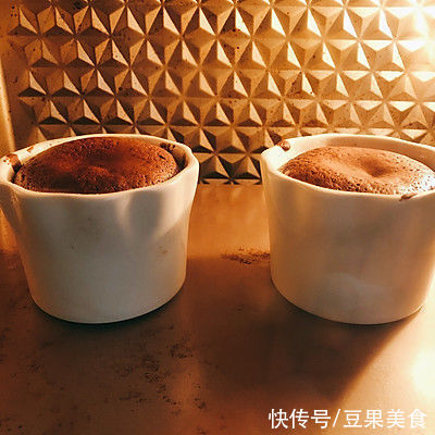 「万无一失」巧克力熔岩蛋糕