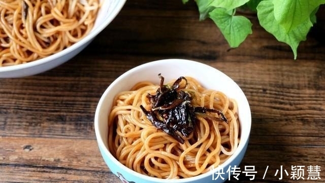 葱油|葱油面好吃不难做, 掌握住方法就能做出一碗色香味俱全的葱油拌面