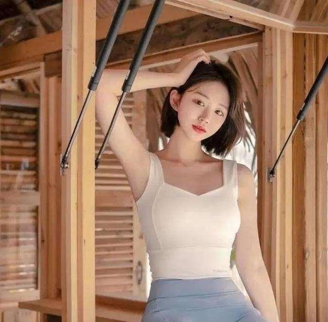 毛衣 温柔有质感的打底裤穿搭,优雅舒适一步到位,一双凉鞋!