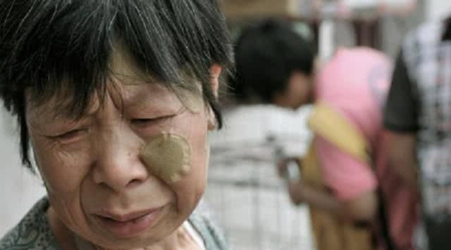 月子|“奶奶，天天来蹭饭不羞吗”，孙子的话让奶奶落泪，月子仇忘不了