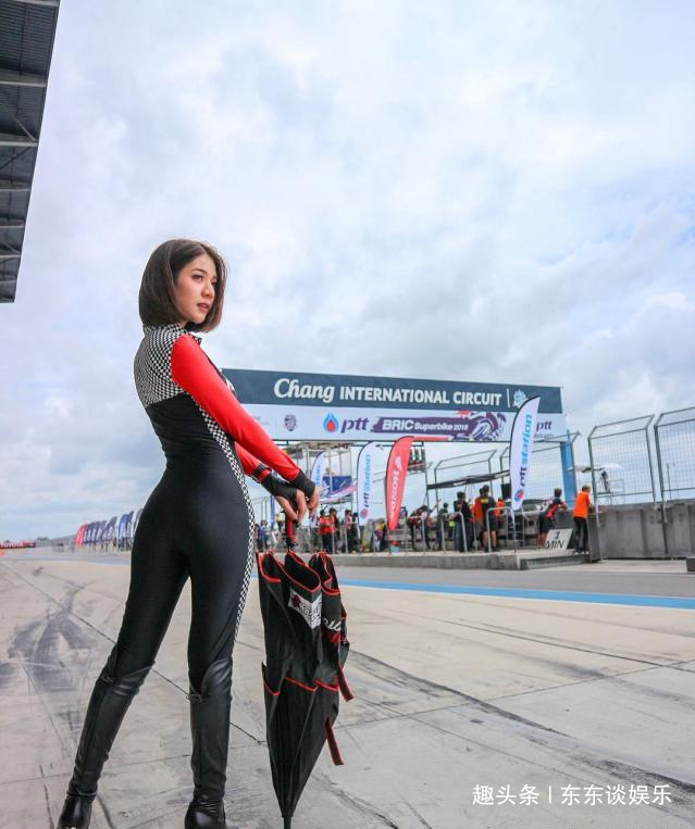 搭配|打底裤时尚不失活力的气质,大气又百搭,清新亮眼