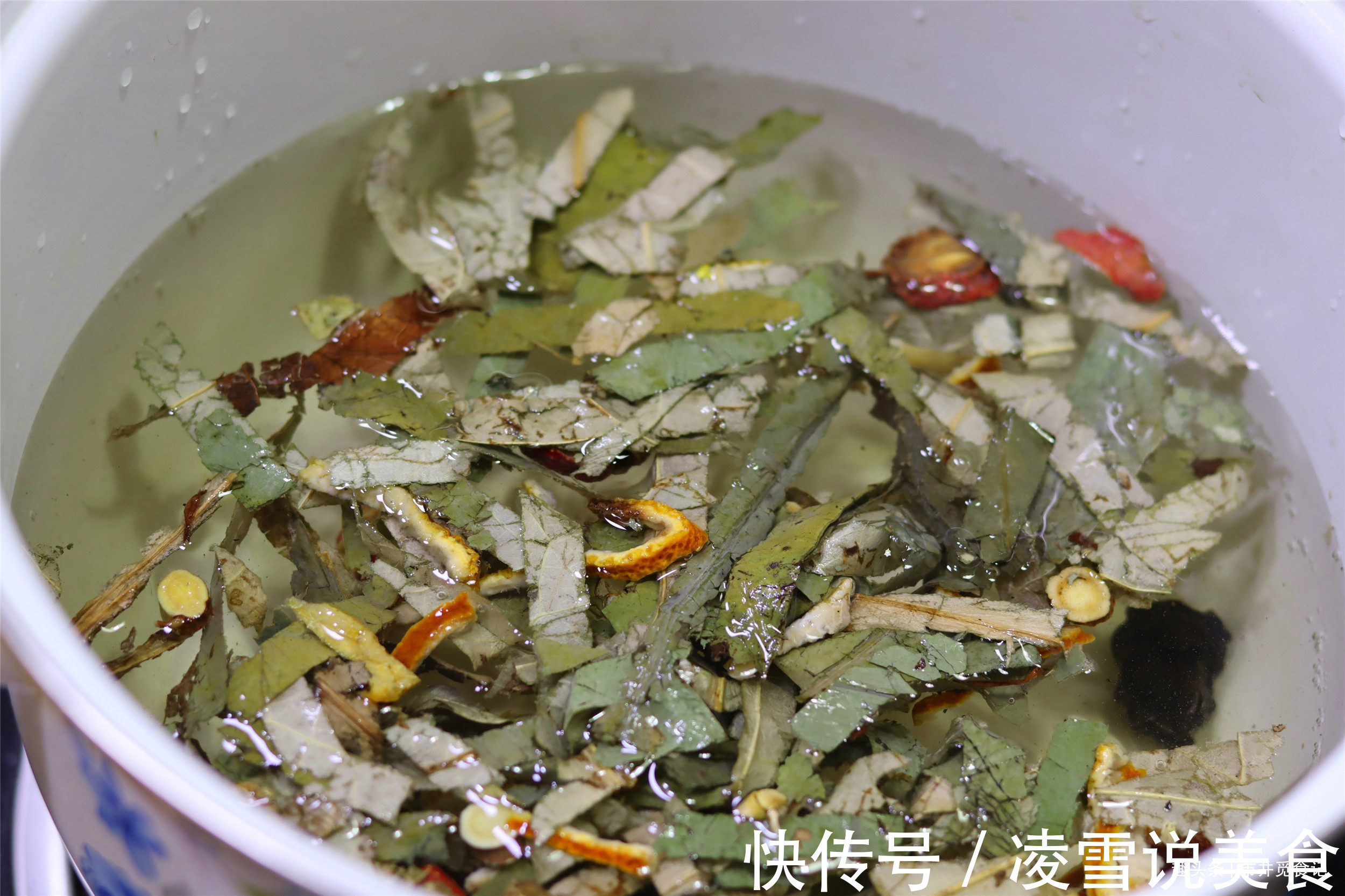盛夏多喝“酸梅汤”,配方比例告诉你,天热常喝,清凉消暑特舒服