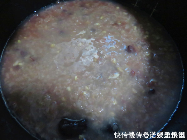 秀发|红豆和此物一起煮,嘴巴不臭了,皱纹消失了,头发慢慢变乌黑秀发