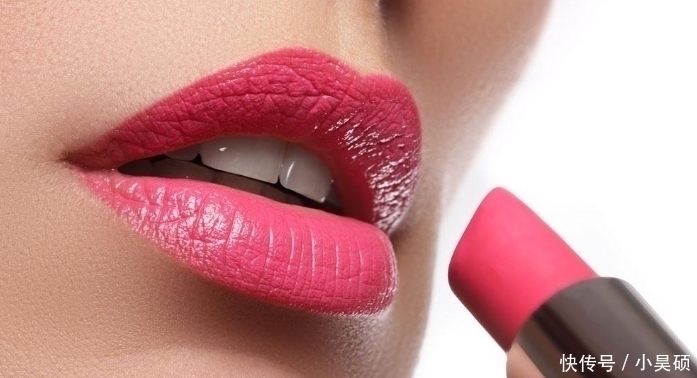 女孩子|你的口红都用成哪种形状了看到第三种,网友你是嘬着用吗