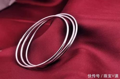 说女人戴了硬银会出事?今天告诉你真相