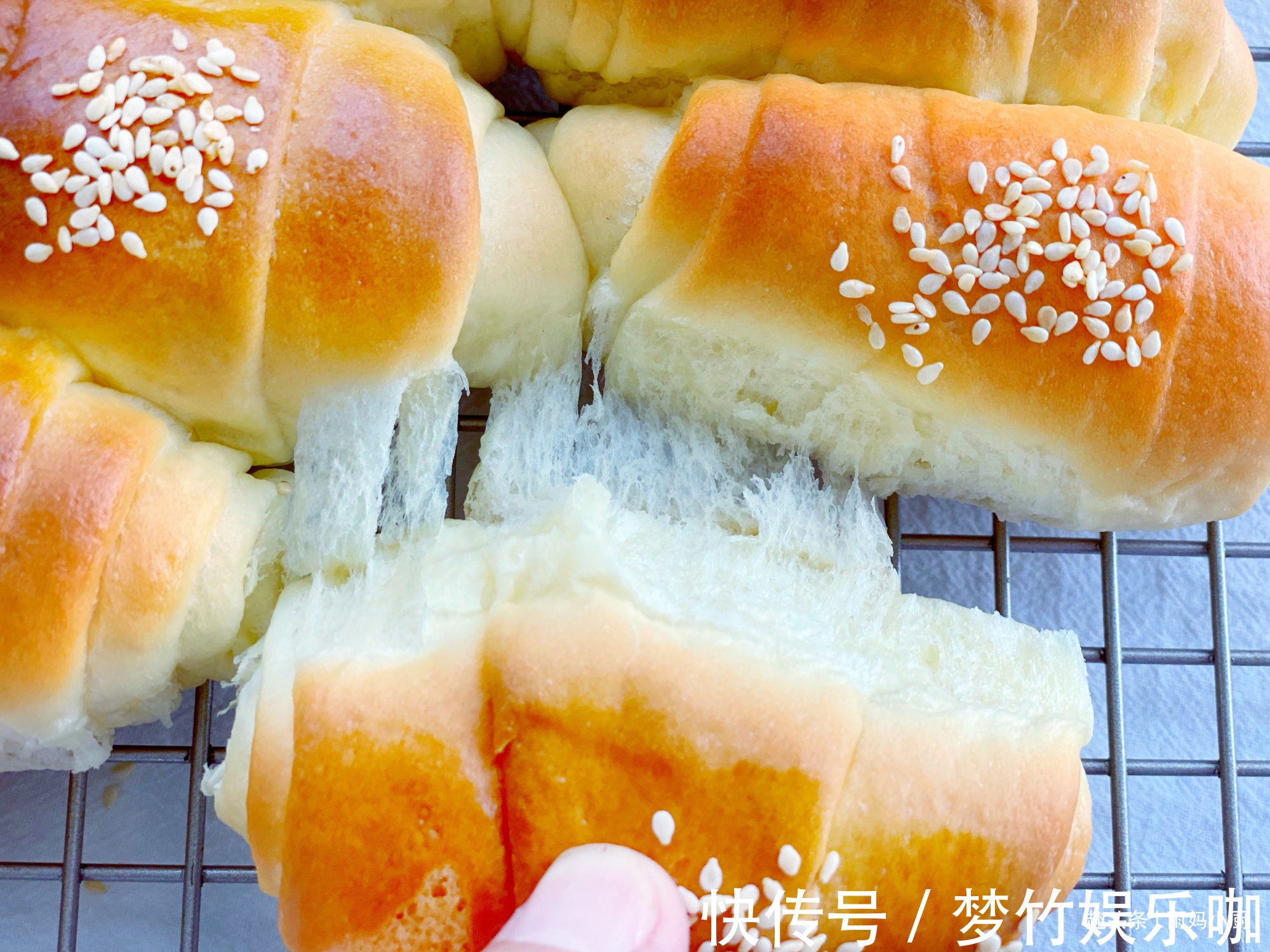 黄油|用了九年的面包配方,奶香浓郁又拉丝,做法简单,比买的好吃