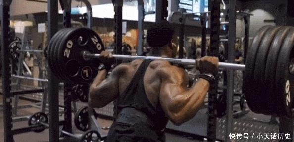 p身高185厘米健身男神, 一身炸裂式肌肉, 绰号肌肉熊猫!