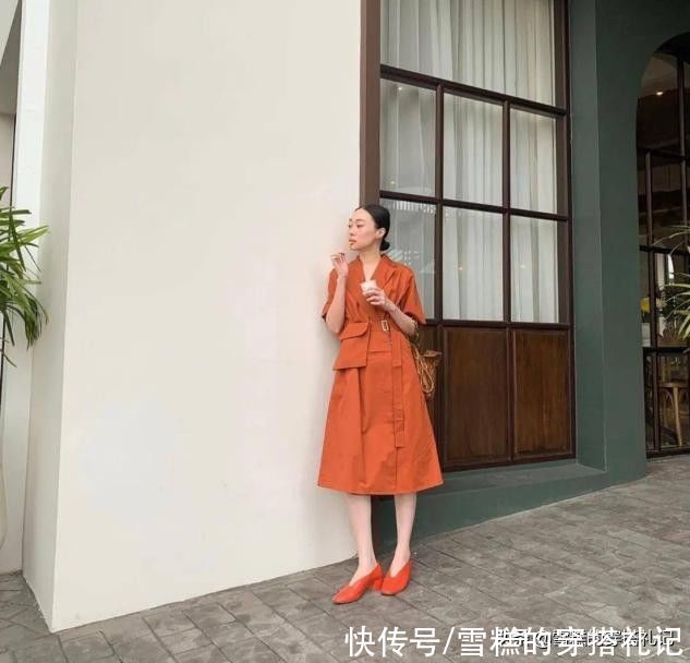 裙子|真正见过世面的女人，穿裙子不会配凉鞋，不得体！看孟晚舟就懂了