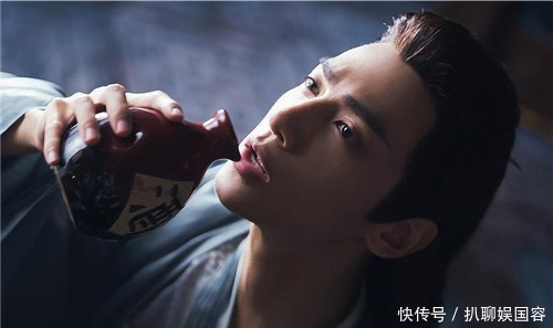 古代第一酒鬼,被老婆踹进酒缸后说了3字,成年轻人玩游戏口头禅