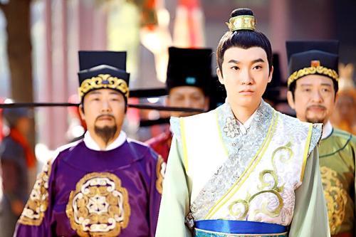 包拯|包青天本来绝后，大寿那天守寡儿媳抱来一孩子这是您的儿子