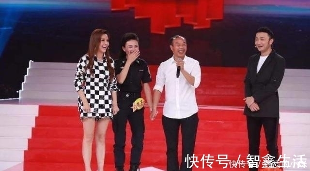 星光大道冠軍，拜師戴玉強(qiáng)，怒批朱之文，盲人歌手楊光現(xiàn)狀如何