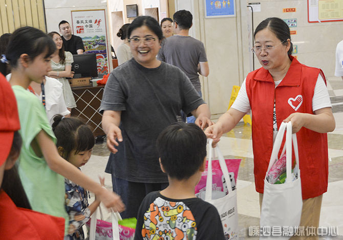 伴手礼|县文化和广电旅游体育局为滞留游客送温暖