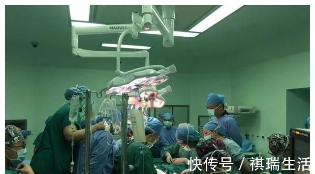 一起长大|产妇产后大出血,生死瞬间的奇迹,终于体会到“为母则刚”的真义