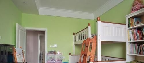 老公|我家仅有80平,老公在过道上装花廊,没想到对门邻居学我家也整了