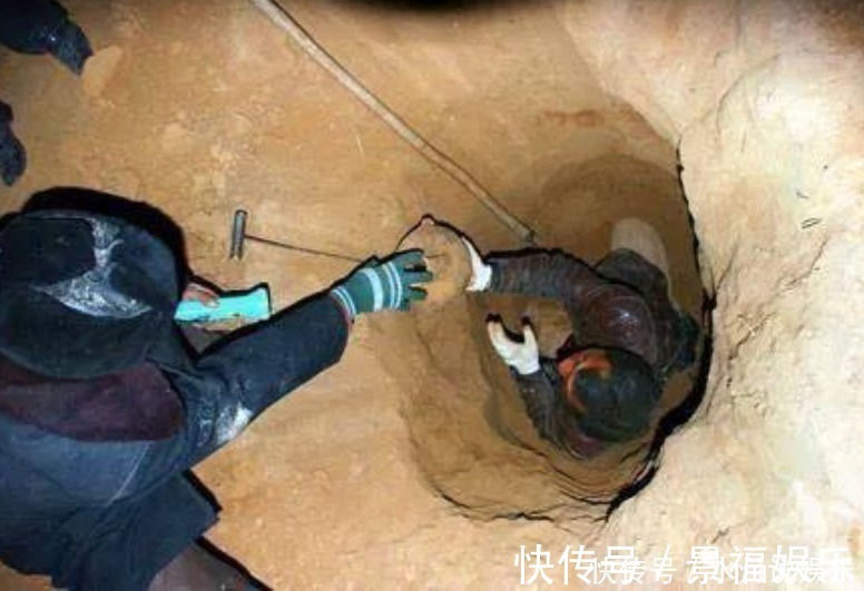 古墓#为了盗取陵内宝藏,盗墓贼竟在墓上建屋居住,20年间盗取珍宝无数