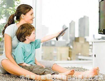 心理状态|爱看电视与否,其实关乎孩子的心理和智力,你家娃爱看电视吗?