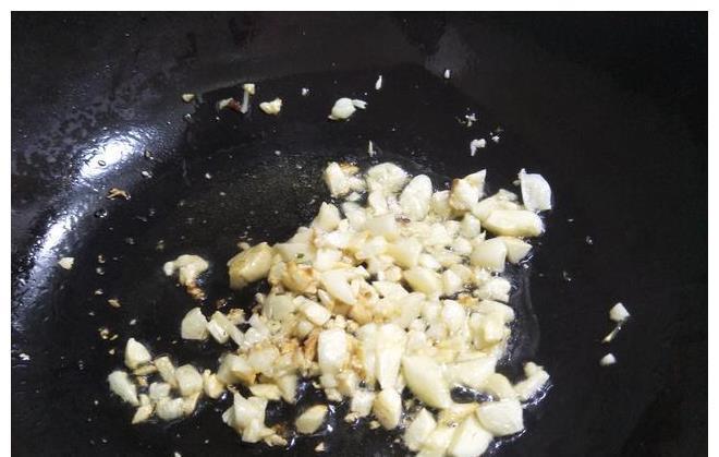 好吃|油麦菜好吃又实惠，教你详细做法，菜叶清脆不发软，入味好吃