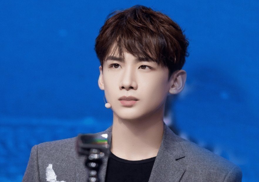 白敬亭參加《最強(qiáng)大腦》,解答太快腦子跟不上了,還拿測(cè)試題練手