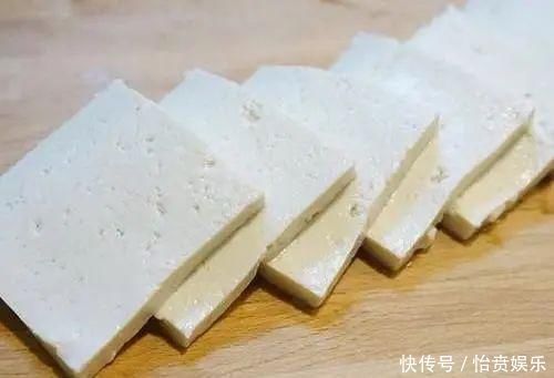 豆腐就得这样做成本不到十块,比肉吃着还香