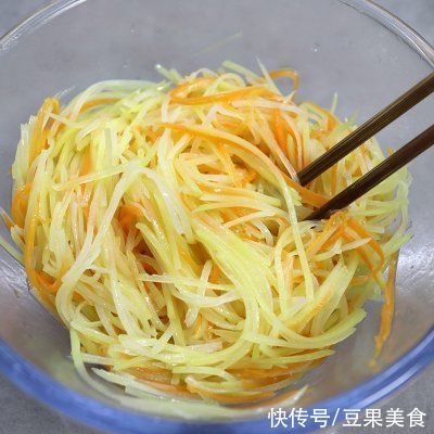 早餐|周末超美味的低脂早餐——土豆丝卷饼来袭，还不快吃