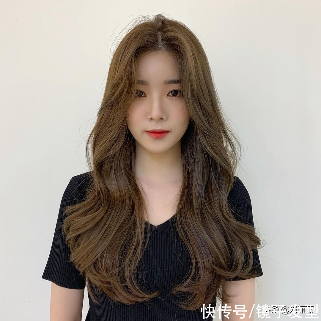 头顶|女发别乱剪，新人气发型4种送给你，你看美不美