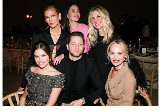 卡莉·克勞斯(Karlie Kloss)出席WSJ.雜志舉行的2021年創(chuàng)新者獎