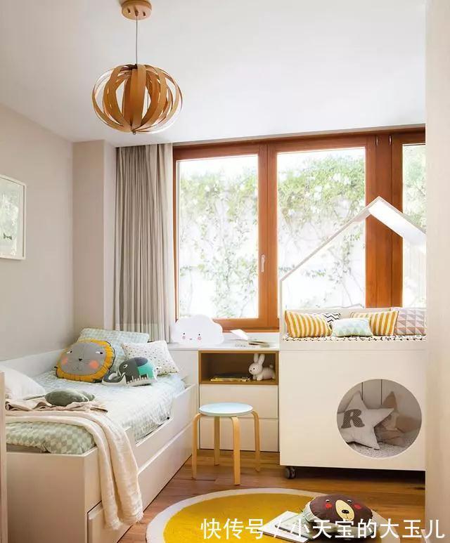 收纳|儿童房不做上下铺,现在流行2张床靠墙放,中间转角收纳柜