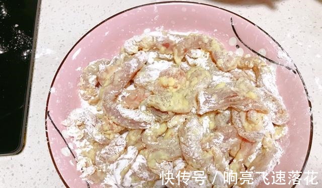 经典开胃菜糖醋里脊，酥脆爽口，酸甜适中，制作精髓都在这里喽！