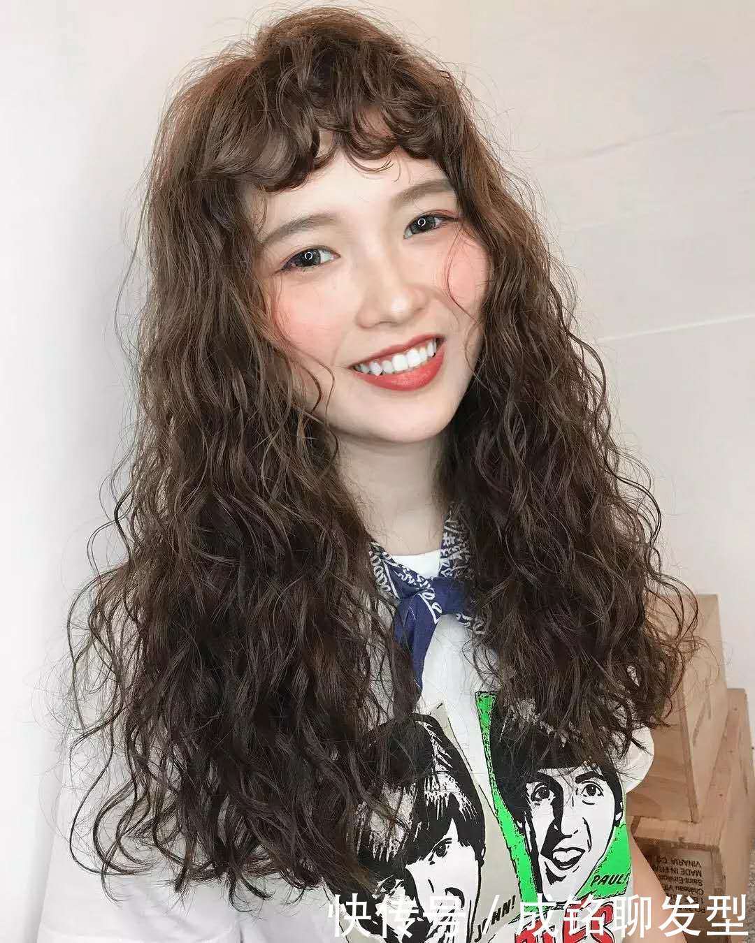 最近很火的羊毛卷适合所有人吗?这三种类型不适合,烫完准后悔