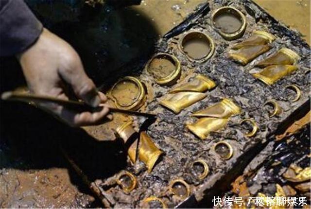 西汉$我国运气最好古墓,盗墓贼挖了15米放弃,距墓中10吨宝物仅5厘米
