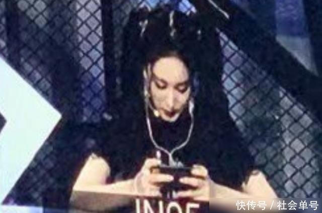 成团出道的陈卓璇和徐艺洋录同档节目,陈姐大笑,徐艺洋全程板脸