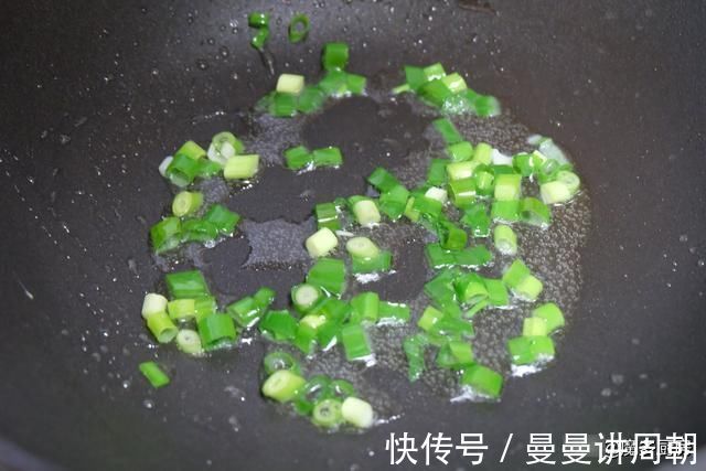 无糖黑咖啡|体重降了好开心,晒晒我的午餐吧!一盘炒饭475千卡,吃得开心