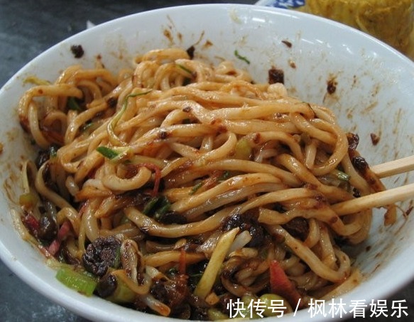 夜宵|在怀有身孕后,有3种东西多吃会损害宝宝健康,还会影响睡眠