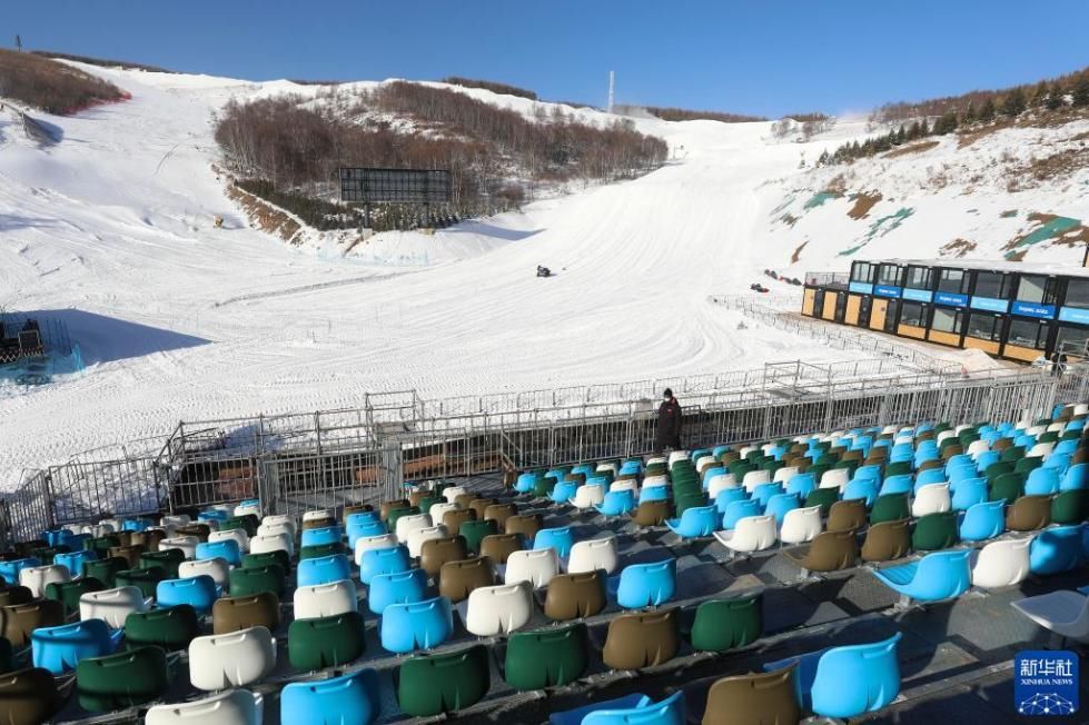 安装|河北张家口：云顶滑雪公园赛道塑型忙