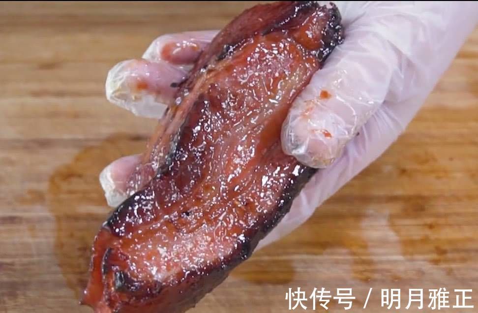 加油|把3斤五花肉扔进电饭煲，不加水，不加油，比红烧肉香