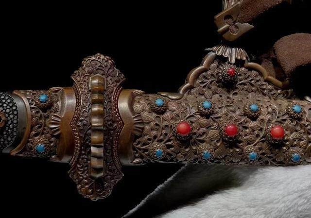 陨石 人类历史中有使用陨铁铸成的兵器吗真有小说中描述的那么锋利