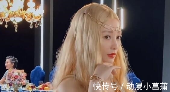 金发cos|柳岩金发cos雅典娜,美艳脱俗,性感妩媚,大秀S型好身材