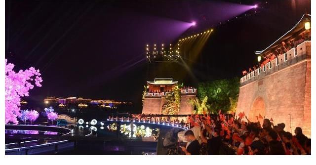 中秋|专访央视中秋晚会执行总导演：外景拍摄和舞台现场相结合，带给观