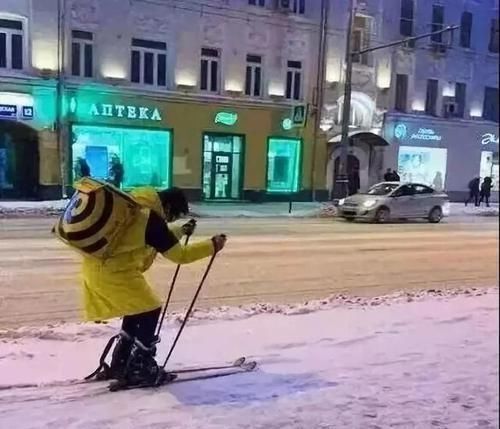 救命|中国外卖VS国外外卖,外国人中国外卖能救命,堪称世界第九大奇迹