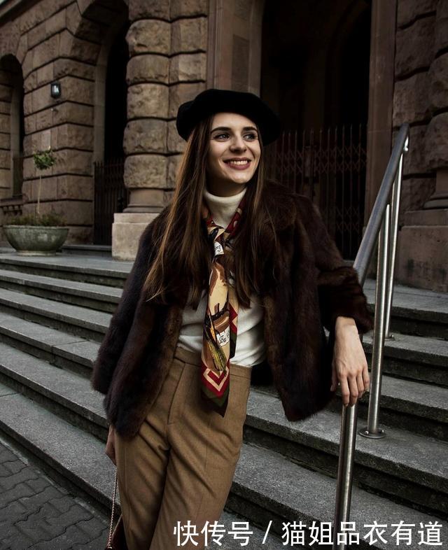 比羽绒服轻薄,比皮衣温柔,2021冬天羊羔毛外套火了,难怪人人都爱